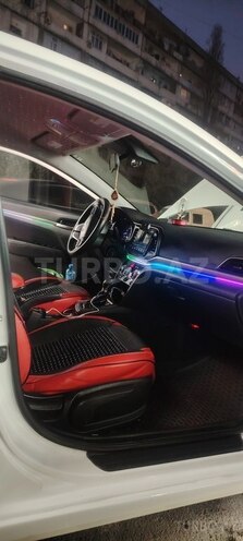 Hyundai Elantra-4