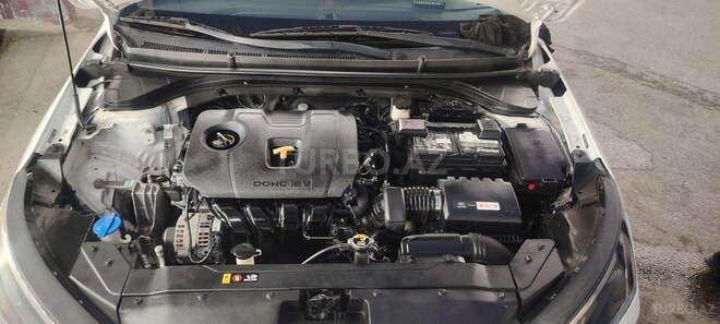 Hyundai Elantra-7