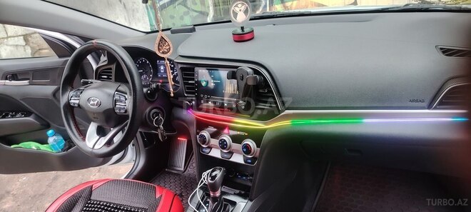 Hyundai Elantra-9
