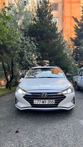 Hyundai Elantra-17