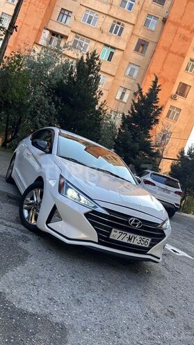 Hyundai Elantra-14