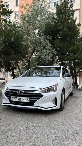 Hyundai Elantra-1