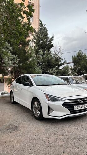 Hyundai Elantra-19