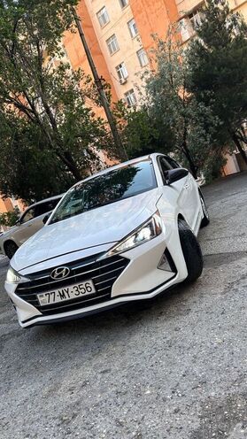 Hyundai Elantra-16