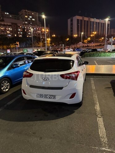 Hyundai Elantra-2