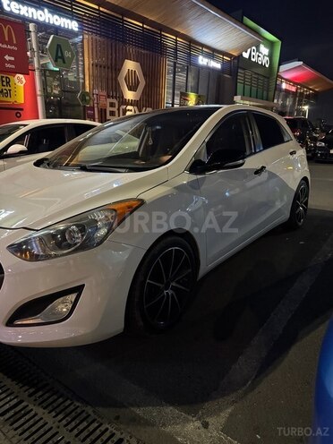 Hyundai Elantra-4
