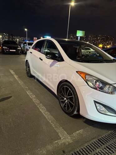 Hyundai Elantra-3