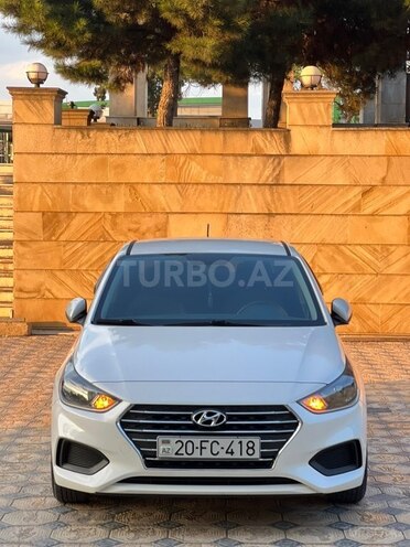 Hyundai Accent-1