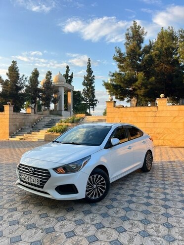 Hyundai Accent-2