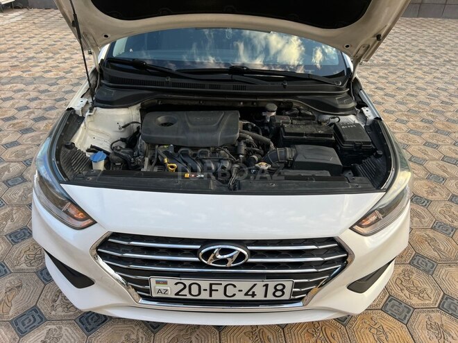 Hyundai Accent-10