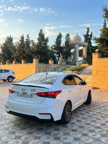Hyundai Accent-6