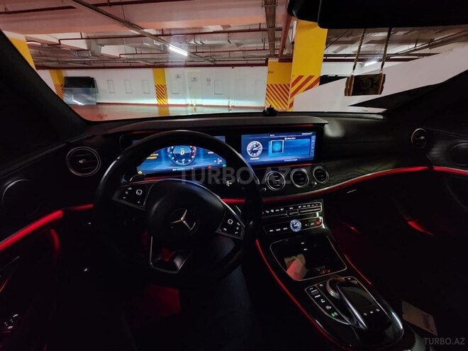Mercedes E 300-9