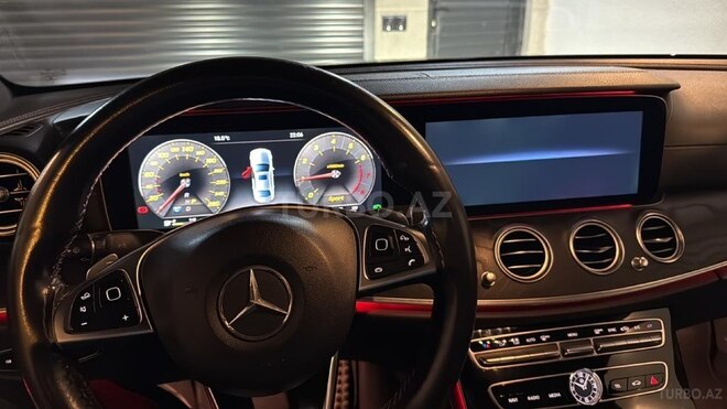 Mercedes E 300-5