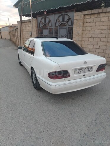 Mercedes E 220-5