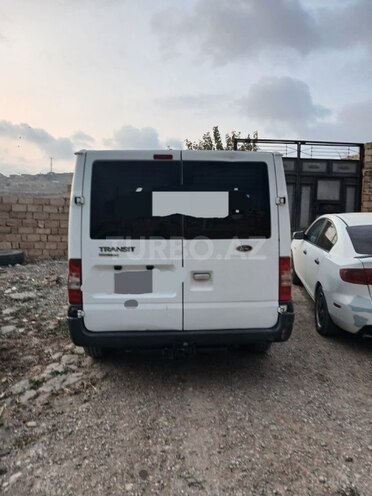 Ford Transit-2