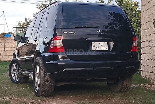 Mercedes ML 350-3