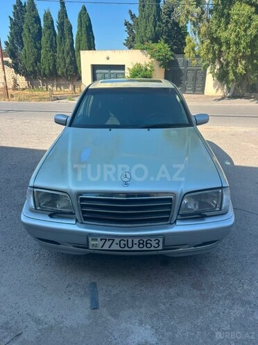 Mercedes C 200-1
