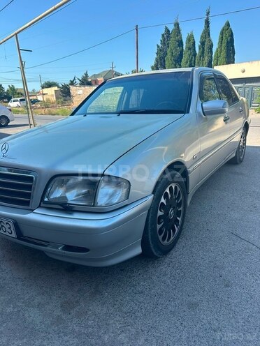 Mercedes C 200-2