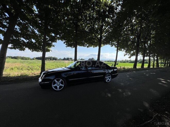 Mercedes E 240-12