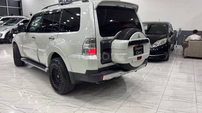 Mitsubishi Pajero-5