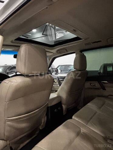 Mitsubishi Pajero-14