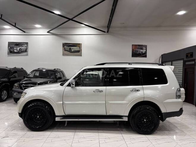Mitsubishi Pajero-10