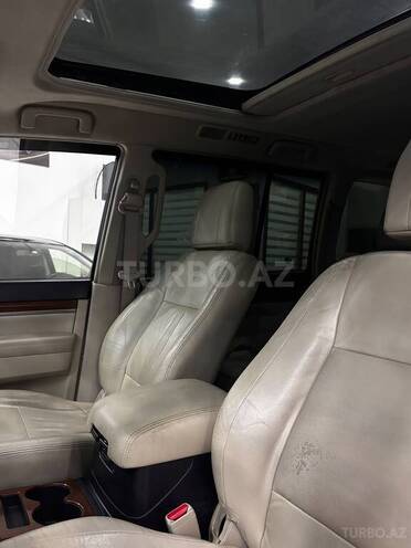 Mitsubishi Pajero-7