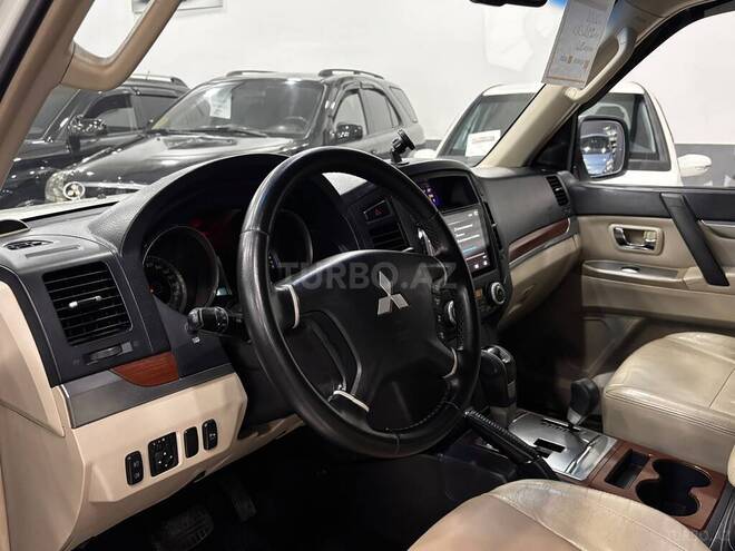 Mitsubishi Pajero-11