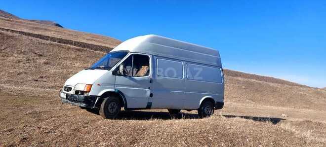 Ford Transit-3