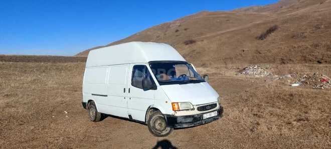 Ford Transit-4