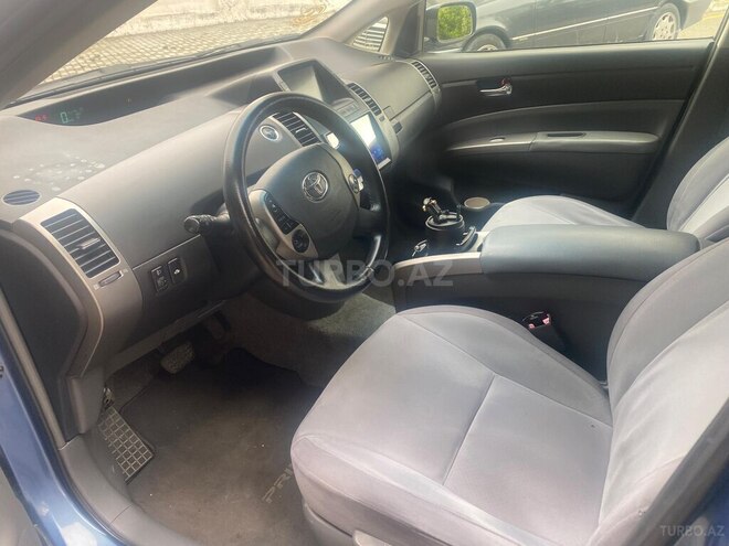 Toyota Prius-4