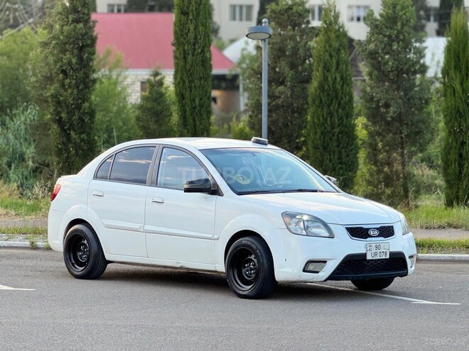 Kia Rio-1