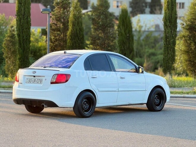 Kia Rio-2