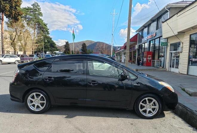 Toyota Prius-5