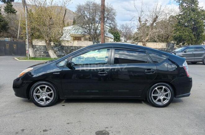 Toyota Prius-4