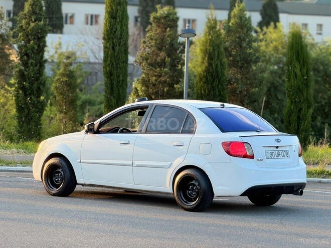 Kia Rio-4