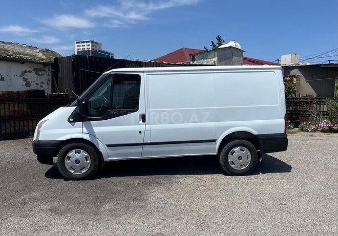 Ford Transit-5