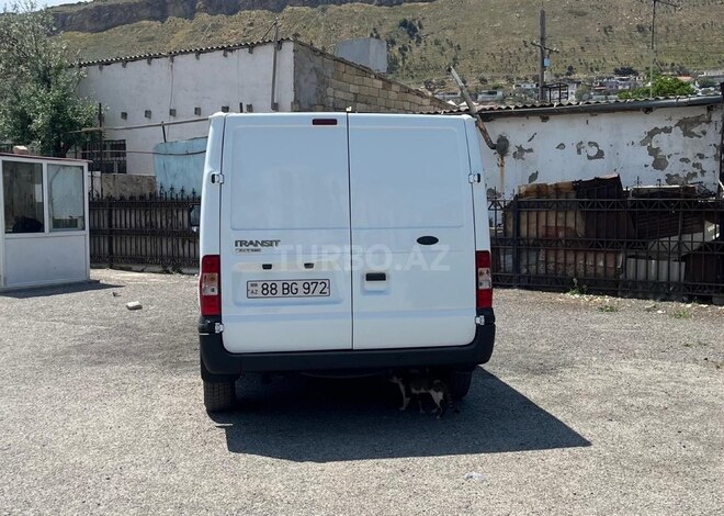 Ford Transit-8