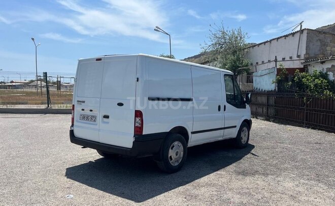 Ford Transit-6