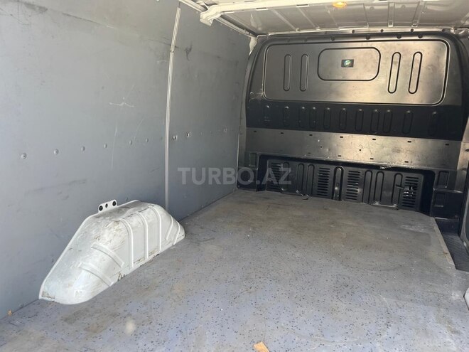 Ford Transit-15