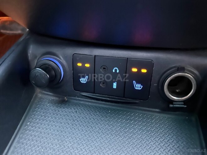 Hyundai Santa Fe-14