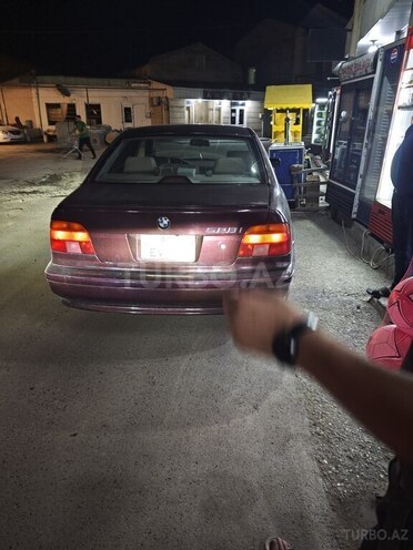 BMW 528-2
