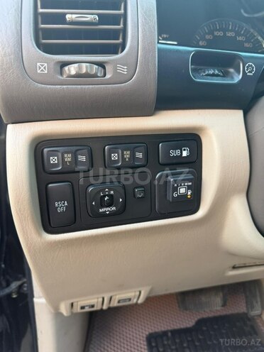 Lexus LX 470-17