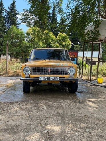 LADA (VAZ) 21011-1