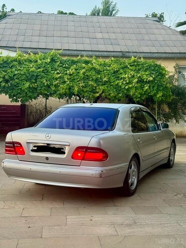 Mercedes E 320-3