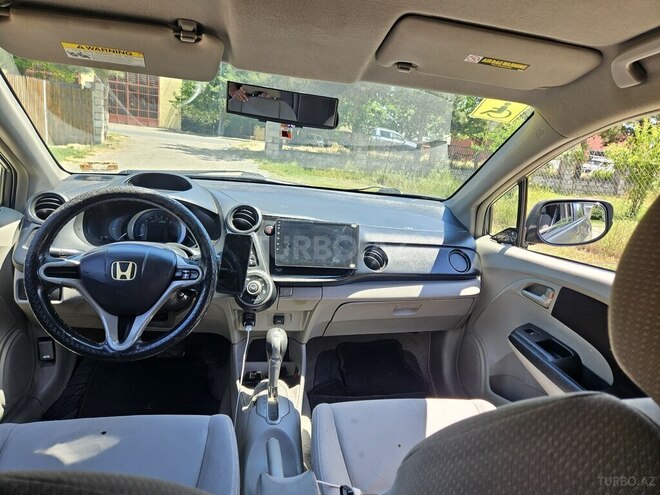 Honda Insight-7