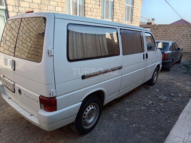 Volkswagen Transporter-5