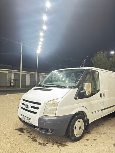 Ford Transit-4