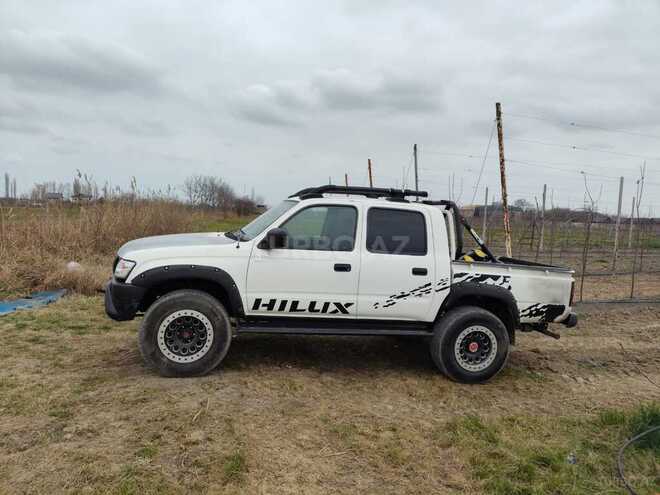 Toyota Hilux-3