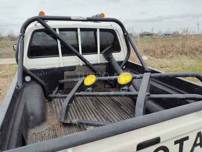 Toyota Hilux-5